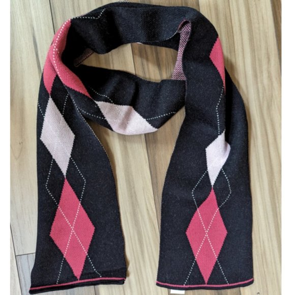 NWOT RICKI'S Women's PINK Diamond Scarf 100% Acrylic Neck Warmer 77" x 6… - Picture 1 of 6